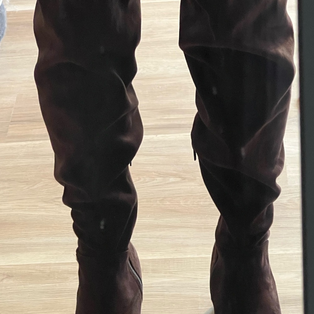 Boots - Picture 5 of 7